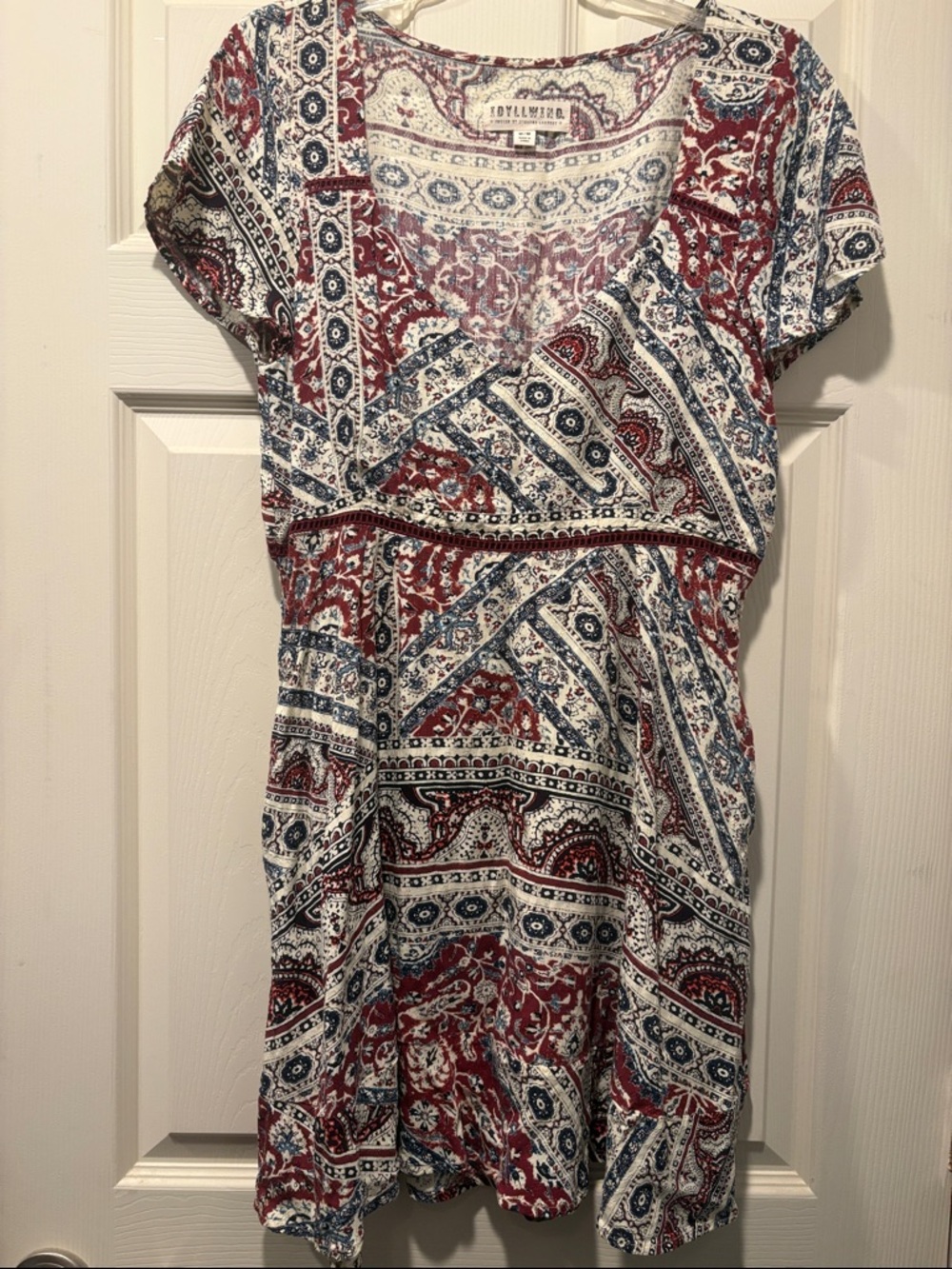 Idyllwind Short Sleeve V-Neck Mini Dress in Red & Blue Paisley